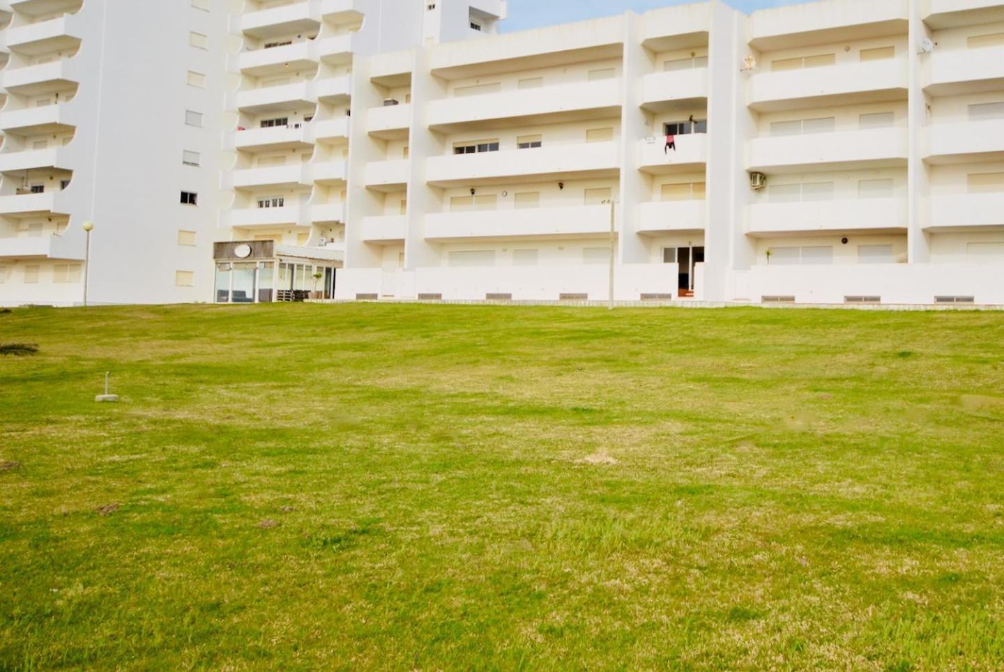 Apartamento Luciana - Beachside, Balcony, Sunset View Ferrel  Kültér fotó