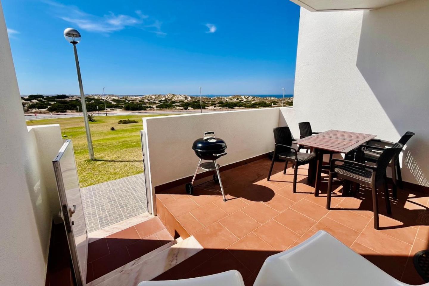 Apartamento Luciana - Beachside, Balcony, Sunset View Ferrel  Kültér fotó